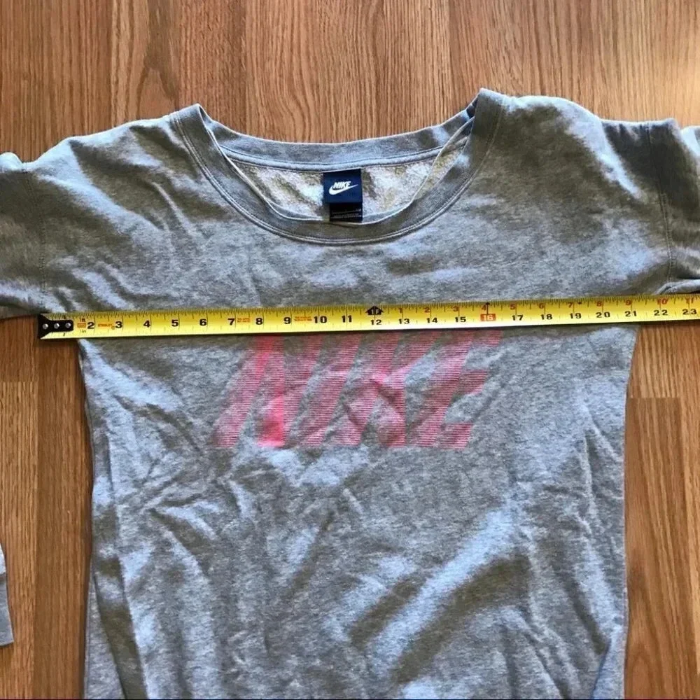 Nike Grey Spell Out Pullover Sweatshirt Women’s Size Small